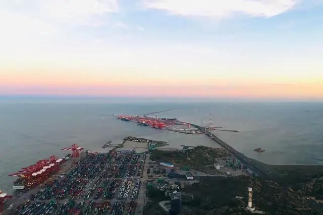 4350万标准箱，上海港全年集装箱吞吐量创新高！连续11年蝉联世界第一