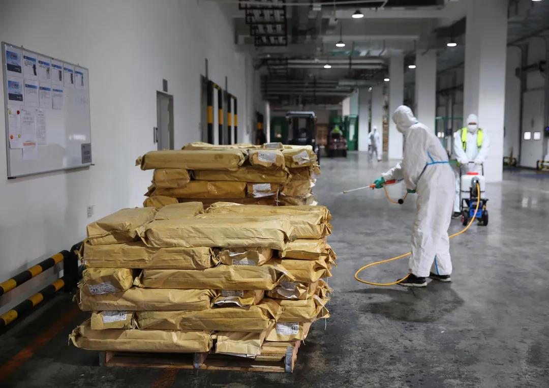 大连一批进口货物外包装检测阳性,山东、辽宁加强进口非冷链集装箱货物防控