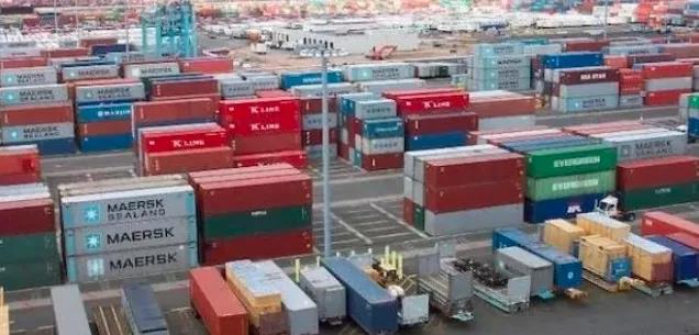 在拥堵、混乱的拉各斯港口，海关查获133个集装箱走私毒品