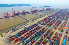 73万TEU空集装箱抵达宁波港口