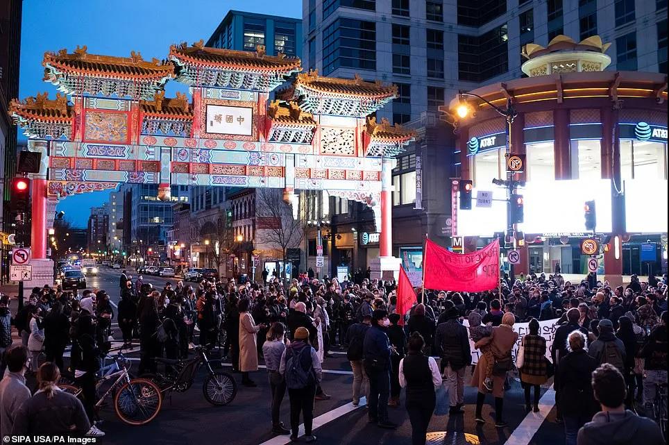 外贸预警!美国多地游行集会,德国、英国上万人反疫情封锁大游行!这些港口被进口货物挤爆……