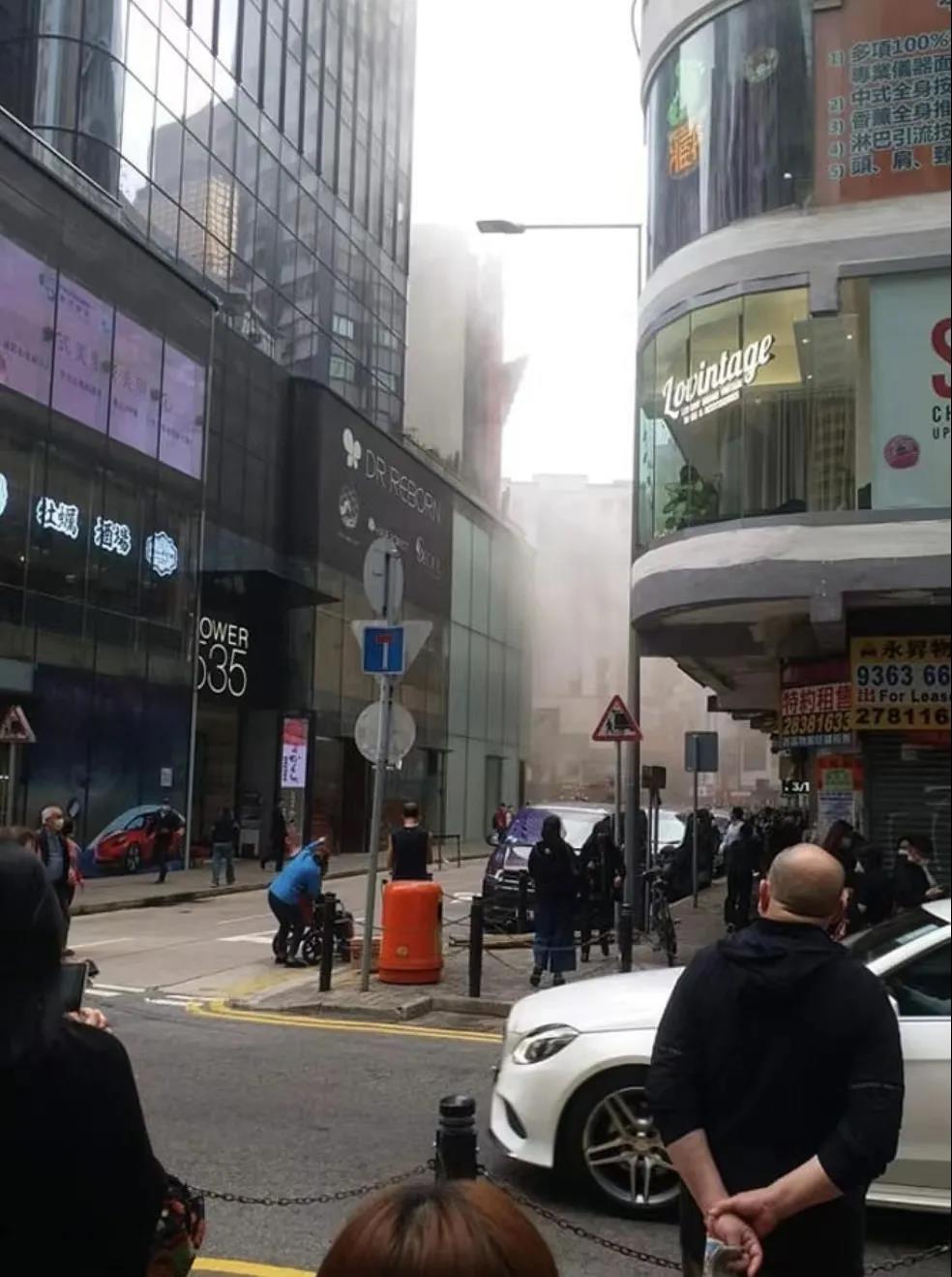 突发！香港铜锣湾世贸中心发生大火！